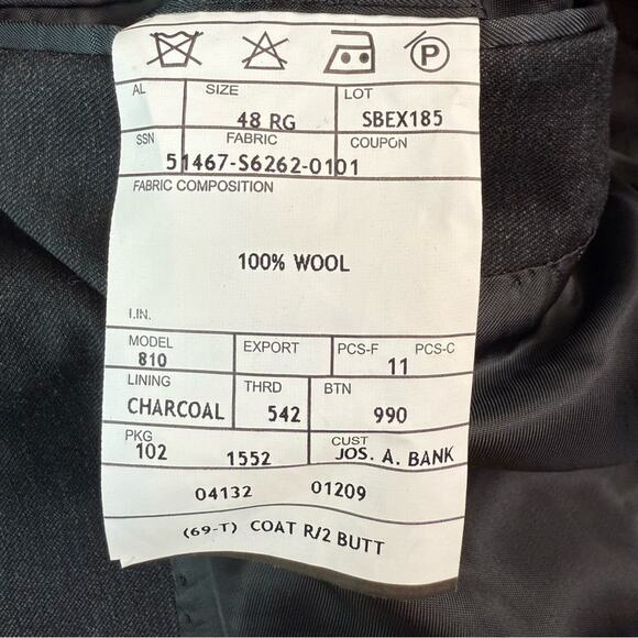 JoS. A. Bank NWT Men's Signature Collection Tailored Fit Wool Suit Jacket 48 Reg - Picture 7 of 9
